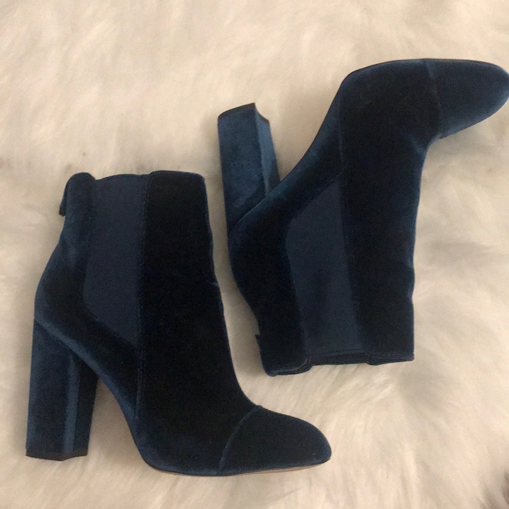 Sam Edelman Case blue velvet booties